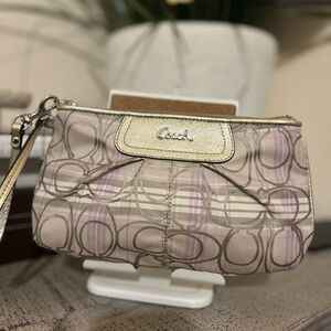 Vintage Coach  💜 Lilac/Beige and Gold Wristlet.